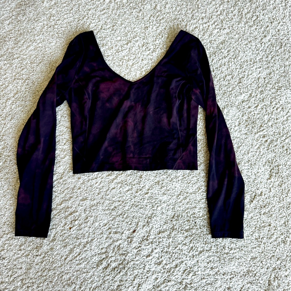 Lululemon long sleeved cropped workout top. Size 10